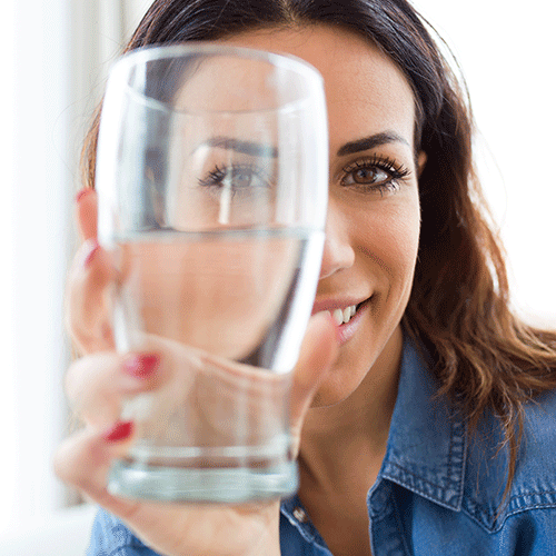 Boire un verre d'eau entre chaque verre d'alcool