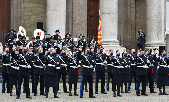 Prestation de serment de l'école de police, promotion d'avril 2019, sur le parvis de la cathédrale Saint-Pierre. Photo DSES-police