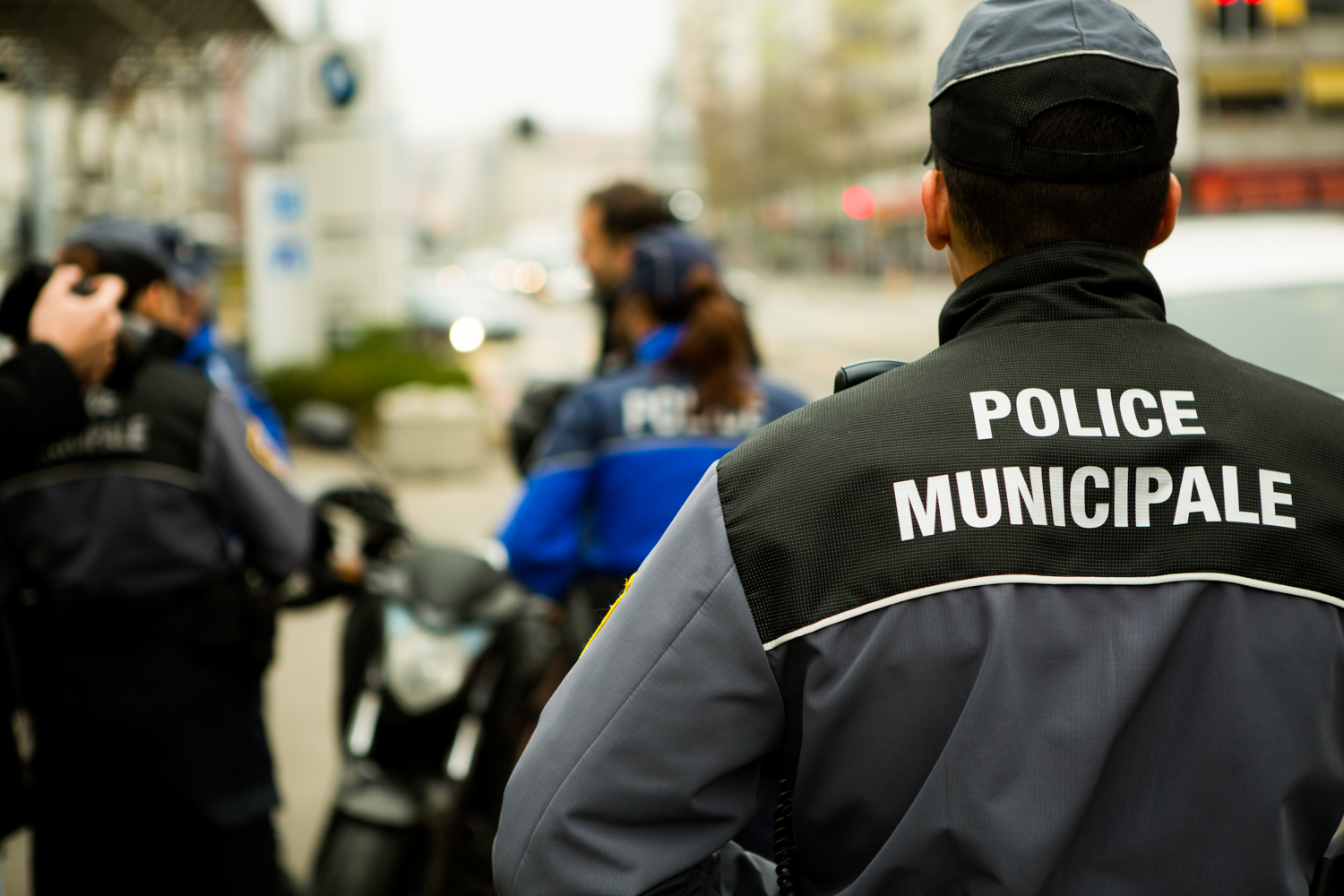 Un agent municipal de dos