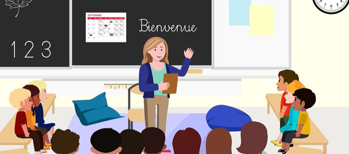 image extraite de la vidéo montrant une maîtresse et ses élèves dans une classe 