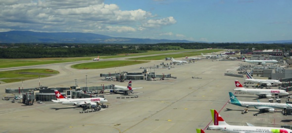 Vue du tarmac de l'Aéroport international de Genève