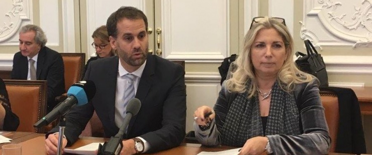 Le président du Conseil d'Etat Antonio Hodgers et la cheffe du DF Nathalie Fontanet Les conseillers d'Etat Antonio Hodgers et Nathalie Fontanet face à la presse