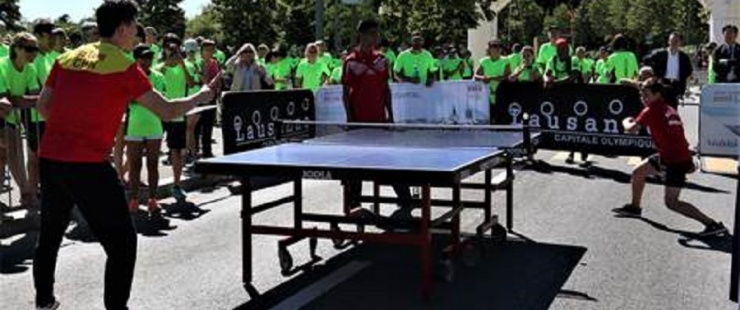 Troeder Edouard avec la star Ma Long Troeder Edouard avec la star Ma Long