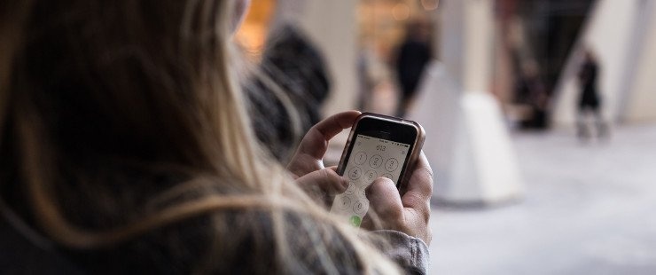 Photo Priscilla Du Preez | Unsplash Participez au choix du nouveau guide vocal de l'AFC !