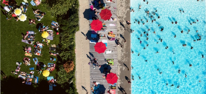 Vue du bassin sportif de la piscine en plein air du Letzigraben à Zurich - © Alessandro Della Bella
