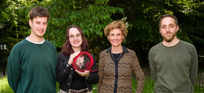 Remise du Prix BD Zoom 2023. De gauche à droite: Jonas De Clerck, Melisa Ozkul, Anne Emery-Torracinta et Robin Phildius. Photo Peter Kittler