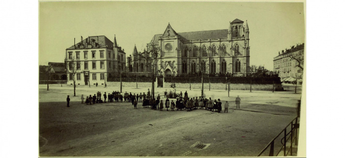 Eglise Notre-Dame et presbytère, vers 1870. © Bibliothèque de Genève