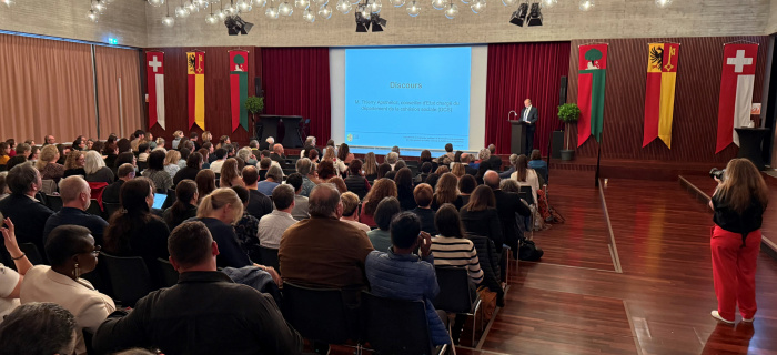 Photo du conseiller d'Etat Thierry Apothéloz pendant son discours
