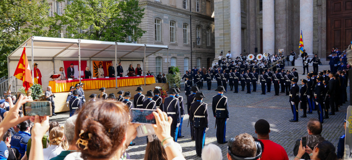 Quarante-deux nouvelles policières et policiers (neuf femmes et trente-trois hommes) ont prêté serment ce jour devant le Conseil d'Etat. Photo chancellerie d'Etat