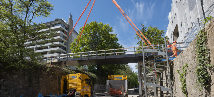 Installation passerelle piétonne