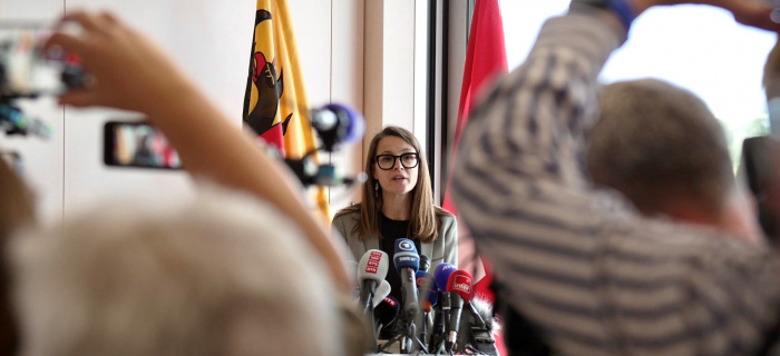 Madame Anne Hiltpold pendant sa prise de parole