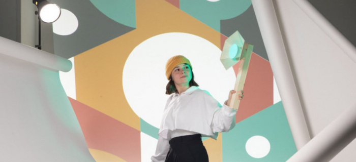 Sarah Meylan imaginant un futur projet pour la HEAD (Drawning Futures)