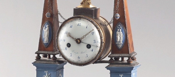Ferdinand-Philippe Denoyelles, pendule portique "à obélisques", vers 1785-1800. Photothèque du Musée d'art et d'histoire de Genève (MAH) Ferdinand-Philippe Denoyelles, pendule portique "à obélisques", vers 1785-1800. Photothèque du Musée d'art et d'histoire (MAH)