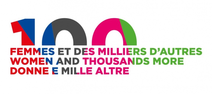 chiffre 100 en 5 couleurs et écriture 100 femmes et des millers d'autres en trois langues 