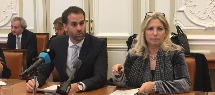 Les conseillers d'Etat Antonio Hodgers et Nathalie Fontanet face à la presse