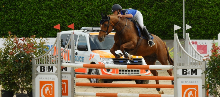 championnat saut d'obstacles police