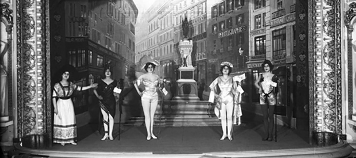 Revue 1913. Photo: BCG-CIG / Frank Henri Jullien Revue 1913