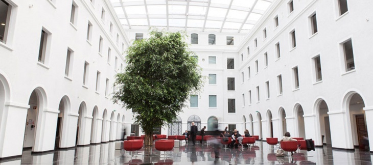 Bâtiment principal - cour intérieure / © OMC Bâtiment principal - cour intérieure / © OMC