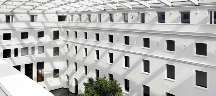 Bâtiment principal - cour intérieure / © OMC Bâtiment principal - cour intérieure / © OMC