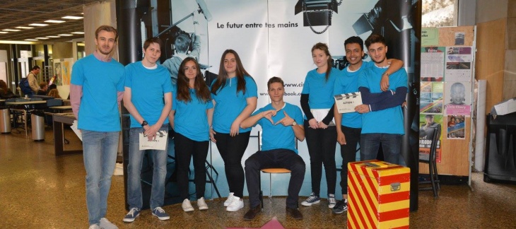 Jeunes stagiaires de l'Espace entreprise pour la promotion du concours CinéCivic Jeunes stagiaires de l'Espace entreprise pour la promotion du concours CinéCivic