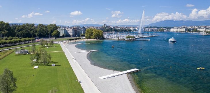 Plage publique des Eaux-Vives. Photo: Théo Gardiol