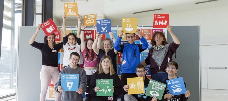 Les classes participant au concours Eduki se sont retrouvées au Palais des Nations pour la remise des prix