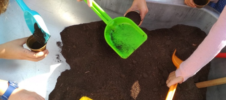 Education pédagogique au compost