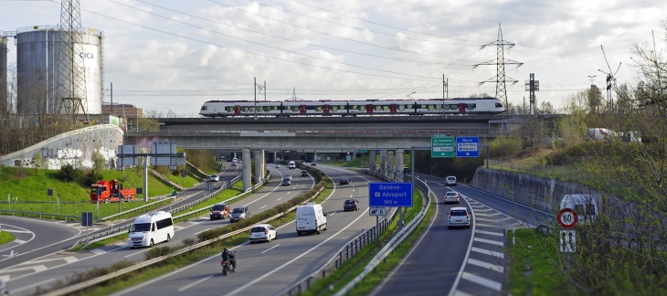 L'autoroute de contournement à la jonction de Vernier