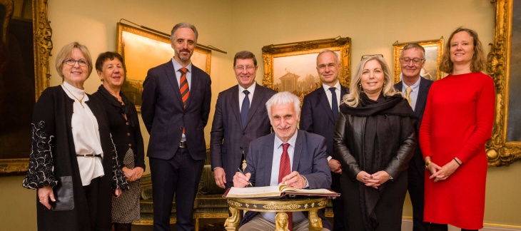 Déjeuner de courtoisie en l'honneur de Monsieur Bernard Pécoul, Fondateur de l'Organisation internationale Drugs for Neglected Diseases initiative (DNDi)