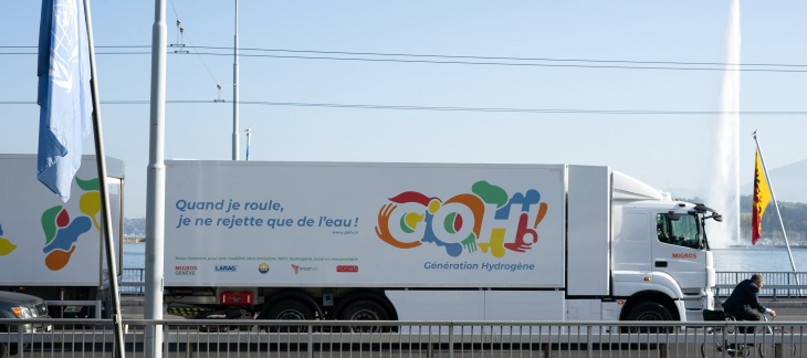 Le camion GoH sur le Pont du Mont-Blanc à Genève