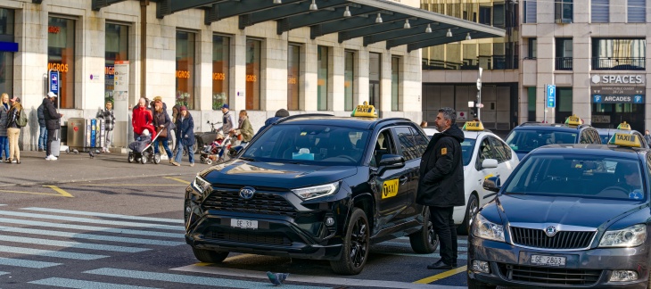 Taxis et voitures de transport avec chauffeur: suppression d'un émolument