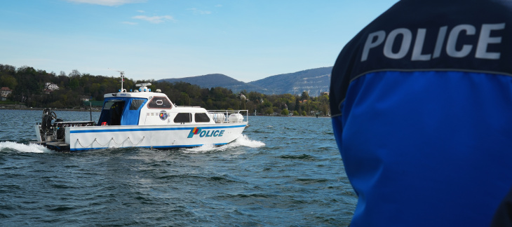 Bateau police de la navigation