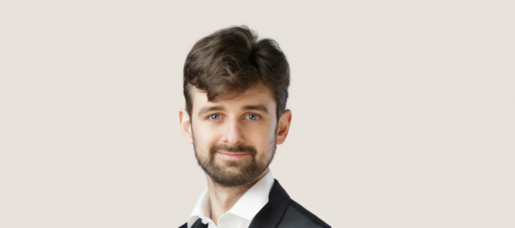Portrait d'Hugo Houbart, coordinateur de l'initiative refugees[at]work