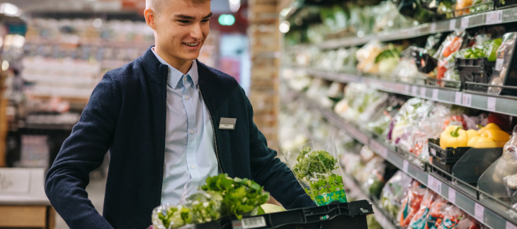 Salaire des jobs d'été : une dérogation au salaire minimum votée par le Grand Conseil sera soumise au peuple