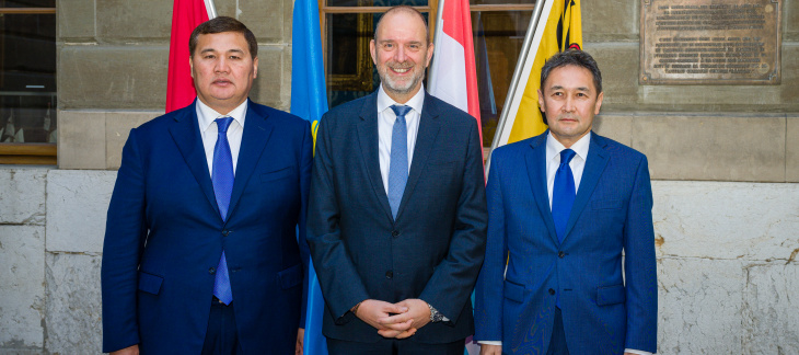 Visite de courtoisie de Monsieur Nurlybek Nalibayev, gouverneur de la région de Kyzylorda (Kazakhstan)