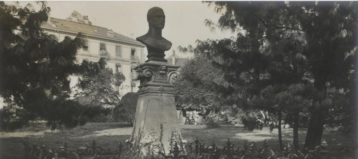 Monument à James Fazy, promenade de Saint-Jean. Hugues Bovy, sculpteur, et Claude Camuzat, architecte, 1882 (photo @BCGE) 
