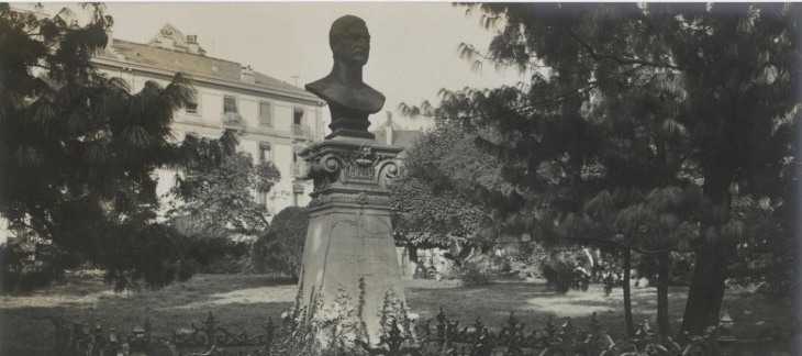 Monument à James Fazy, promenade de Saint-Jean. Hugues Bovy, sculpteur, et Claude Camuzat, architecte, 1882 (photo @BCGE)