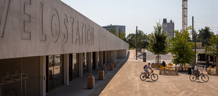 Vélostation et espaces publics à Lancy-Bachet © MSV/P.Bernad