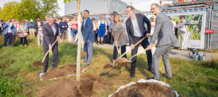 Pose symbolique de la première pierre du chantier des Grands Esserts © Simon Chamay SC-PHOTO