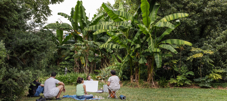 Cours « français en été » donné par l’OSEO au Jardin botanique alpin de Meyrin (14 août 2024) © Vincent Albert