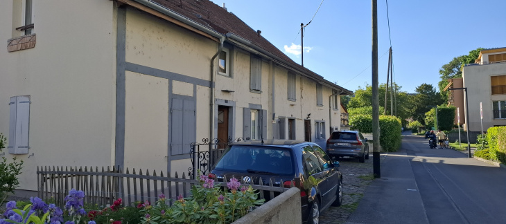 Chemin du Val-de-Travers à Versoix