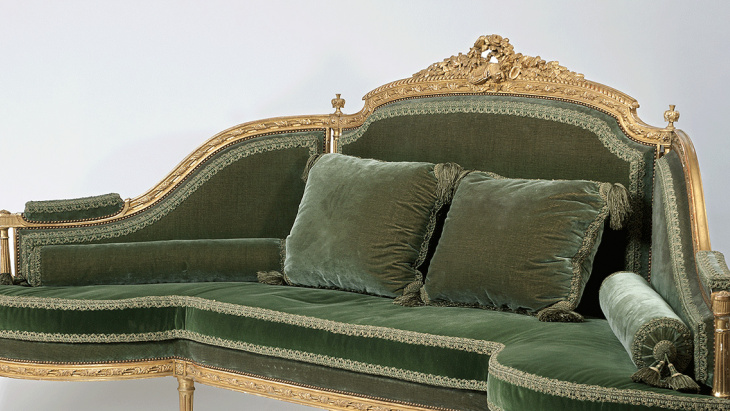 Canapé d'angle en bois de hêtre, vers 1850-1900. Photothèque du Musée d'art et d'histoire de Genève (MAH)