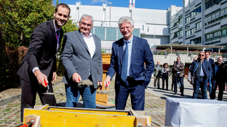 Pose de la première pierre de « CHENEVIERS IV »