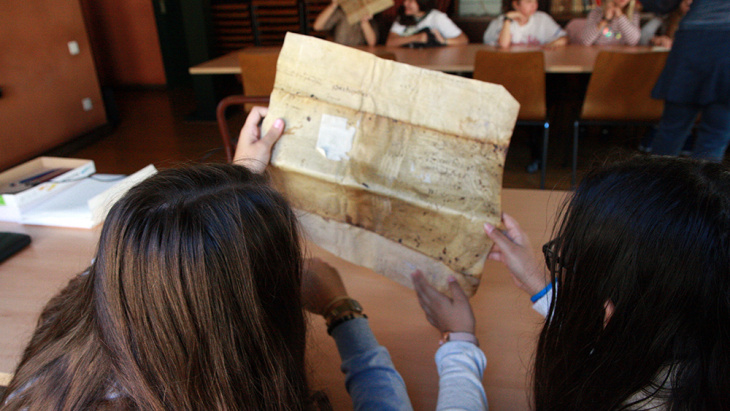 lecture d'un parchemin