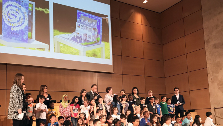 Les élèves de l'école des Libellules lors de la remise de prix au Palais des Nations