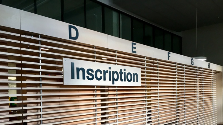 En août, les horaires des guichets liés à l'inscription au chômage s'adaptent aux températures estivales.