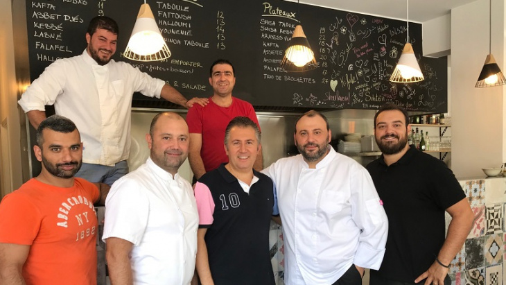 Antoine Abi Wajm (au centre avec le pull bleu) n'a pas attendu la "préférence indigène" pour avoir le "réflexe ORP" ! 