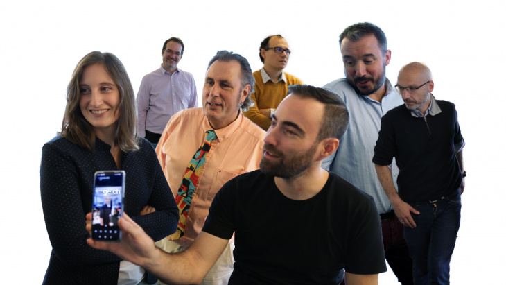 Auriana, Raphaël, Didier, Rémi, David, Benjamin, Alexandre: l'équipe développement et projet presque au complet