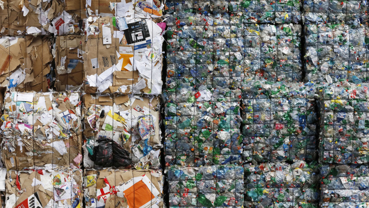 Balles de papier et de PET