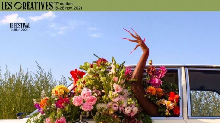logo festival les créatives fleurs dans une voiture 